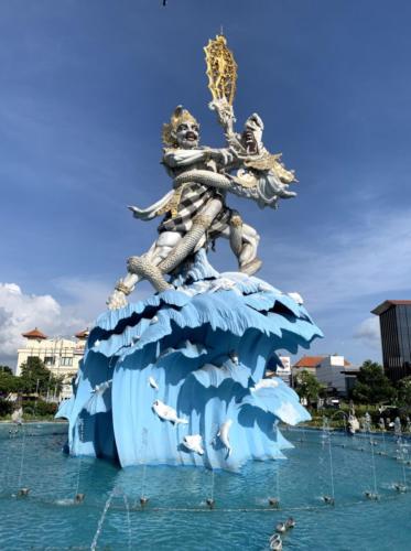 インドネシア・バリ・デワルチ像